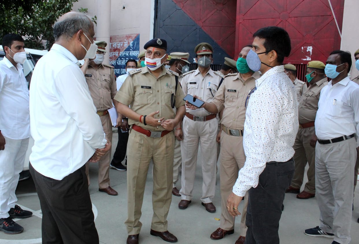Instructions for compliance of social distancing in jail