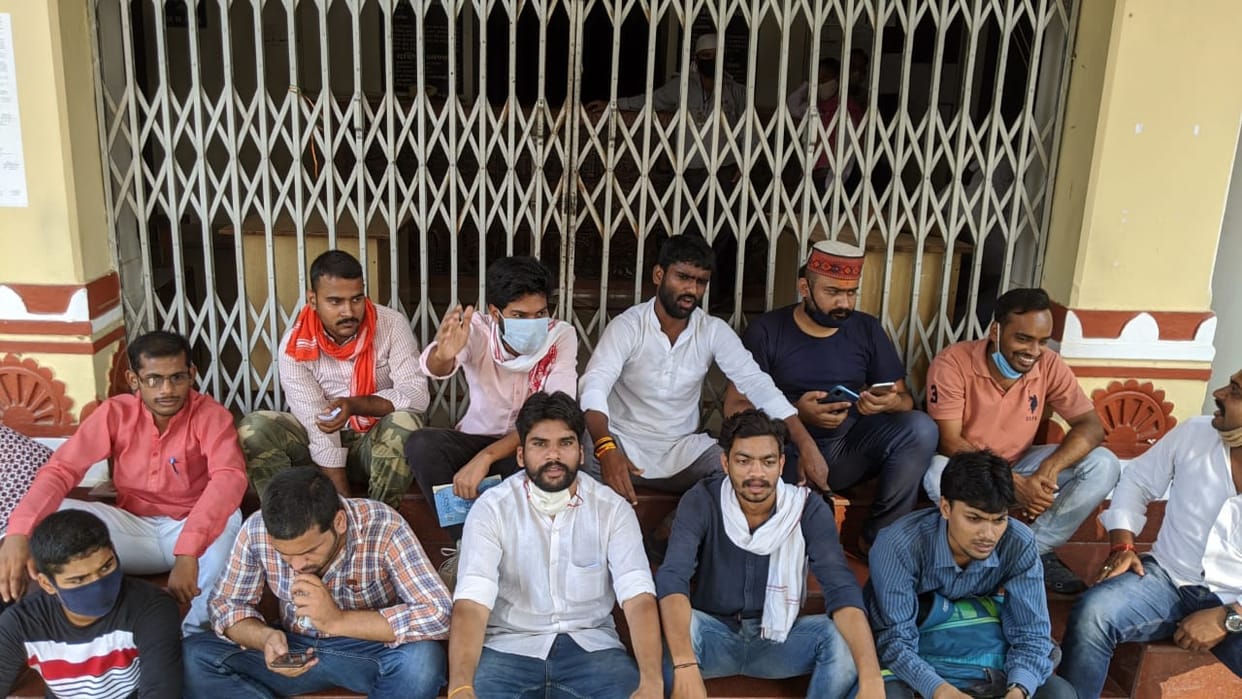 Students lockout at BHU Central Office protest against lottery merit admission in CHS
