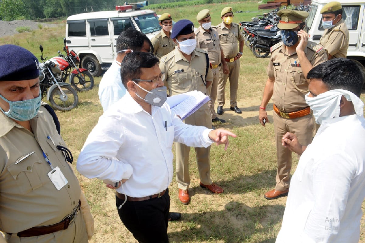 The property of criminals Sunil Rathi and Imlakh Khan has been attached in the Yogi government at Baghpat and Muzaffarnagar