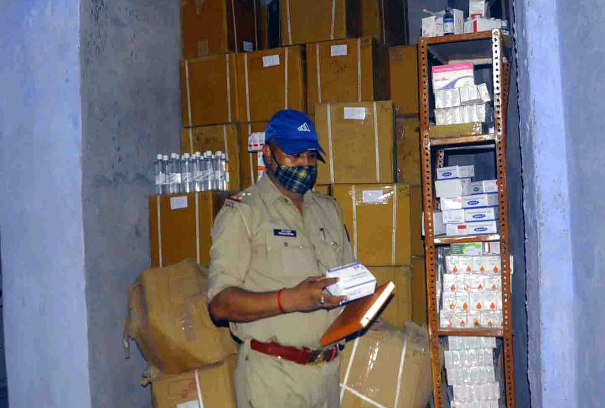 Drug smuggling busted, illegal drugs worth 1.5 crores found in four godowns