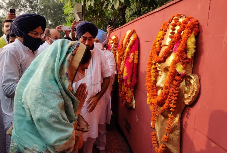 Punjab News in Hindi: Harsimrat Kaur Badal reached at Hussainiwala Border