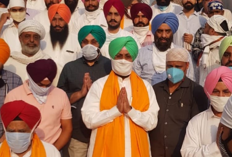 Shamsher Singh Dullo and Pratap Singh Bajwa reached Amritsar