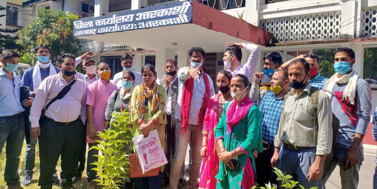 Angry Gram pradhan protest at district headquarters