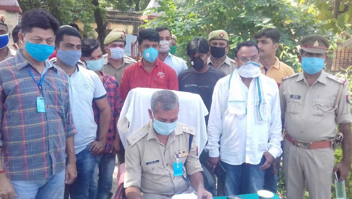 Car filled with hemp was loaded in the container Bhadohi police and crime branch arrested
