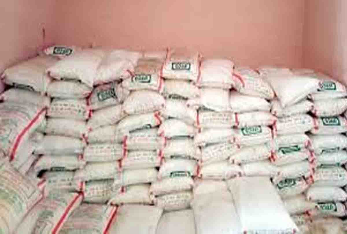 Licenses of 11 shopkeepers suspended in urea black marketing