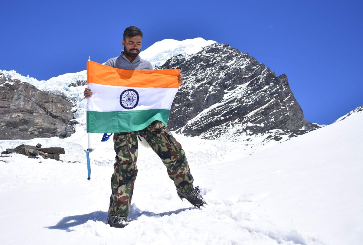 Mountaineer Nitish of Gorakhpur will climb 19086 feet high Mount Rudragaira