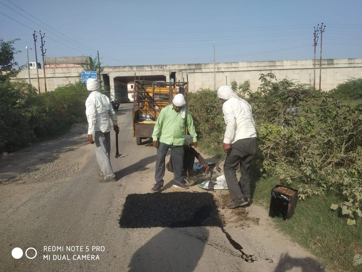 Officer break sweap, road pachup work start