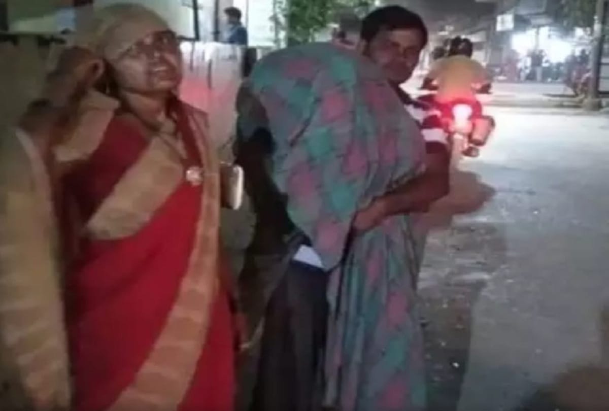 Ambulance was not found to take body of child, helpless parents kept pleading in sultanpur