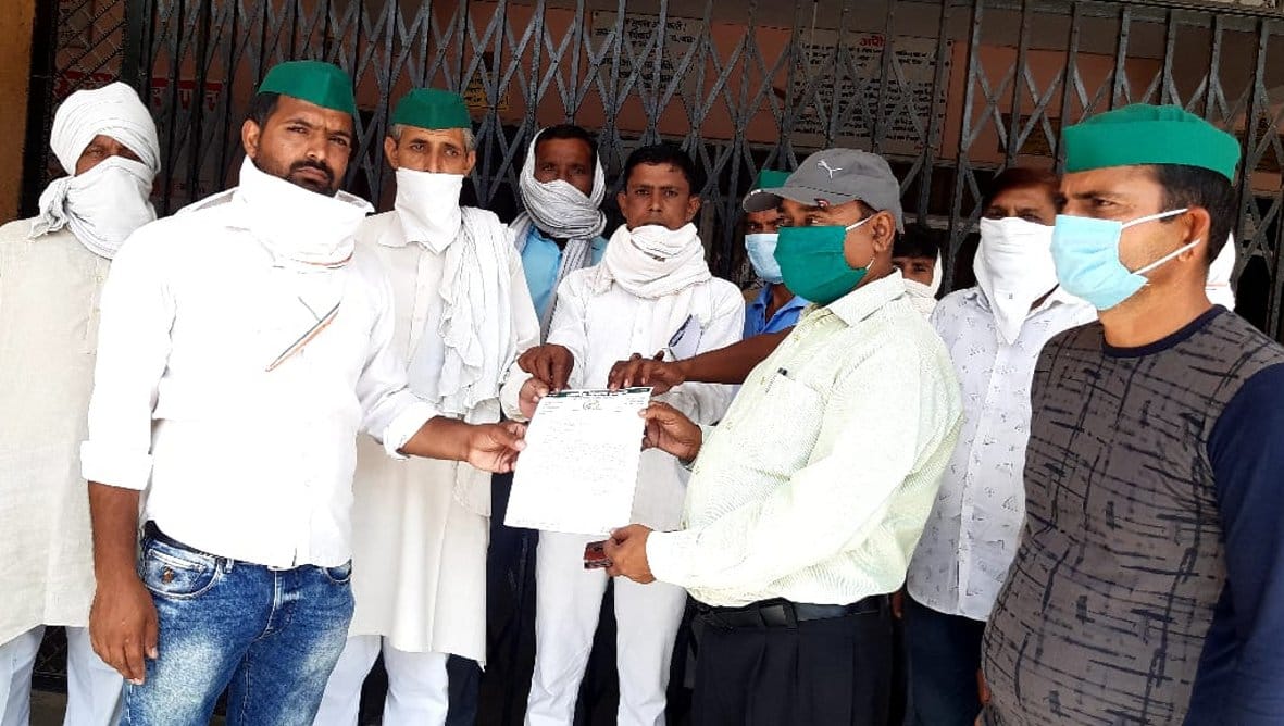 The farmers staged a protest in protest against the Agricultural Laws 2020