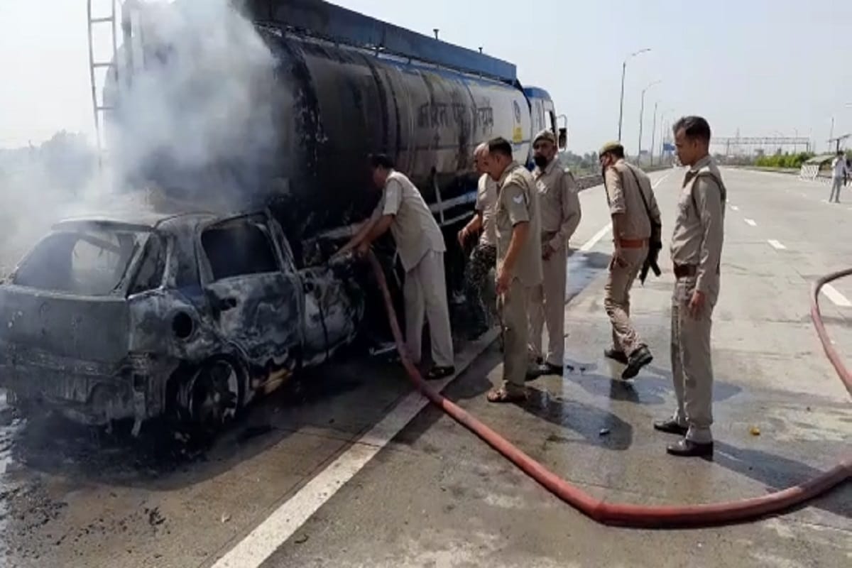 Baghpat News: Car accident on Eastern Peripheral Expressway and two deaths reported