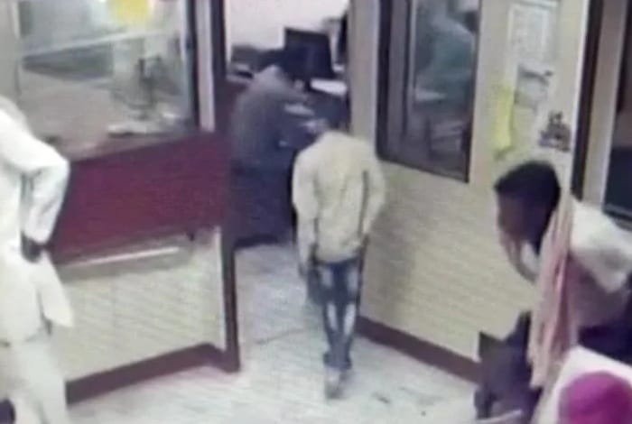 20 Lakh Rupees Robbed from Bank by 11 Year Old Boy at Jind