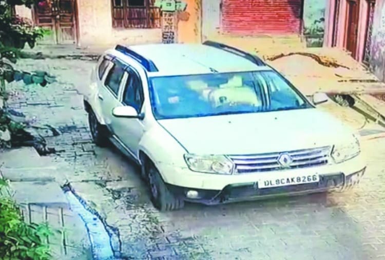 SI shoots father-in-law in Rohtak  after firing on girlfriend in Delhi