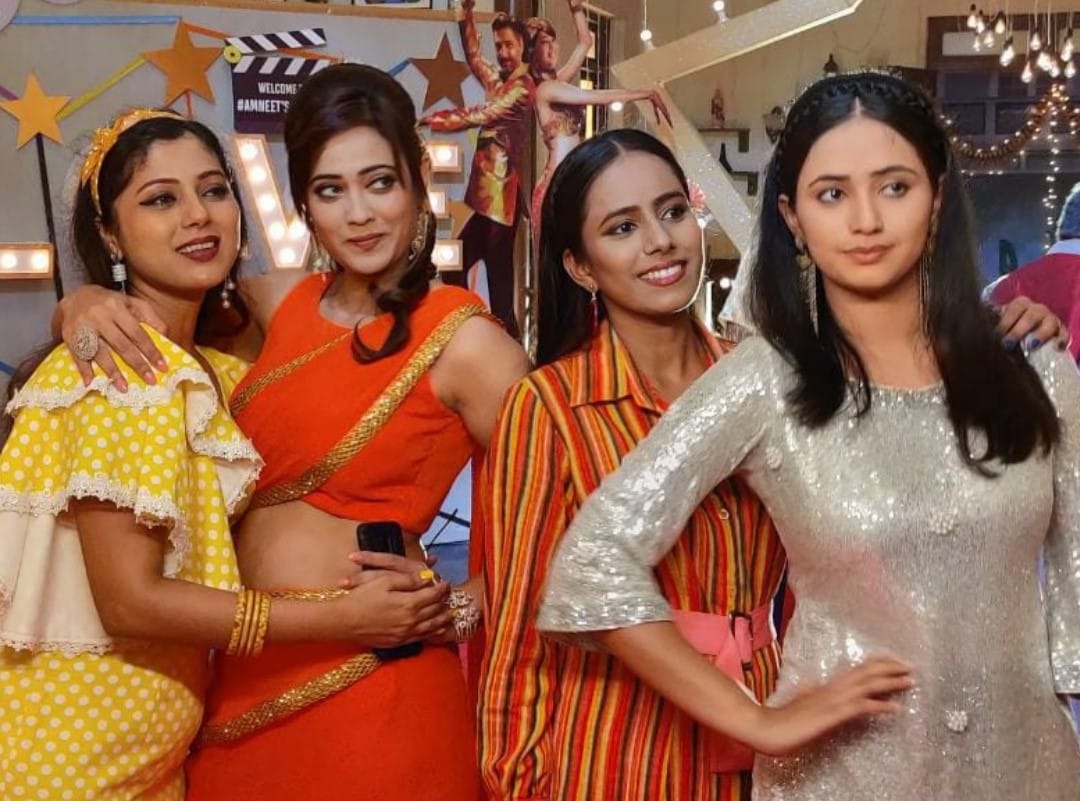 Varun Badola Shweta Tiwari and Anjali Tatrari tv serial Mere Dad Ki Dulhan will be offair soon and will start new show Story 9 Month Ki