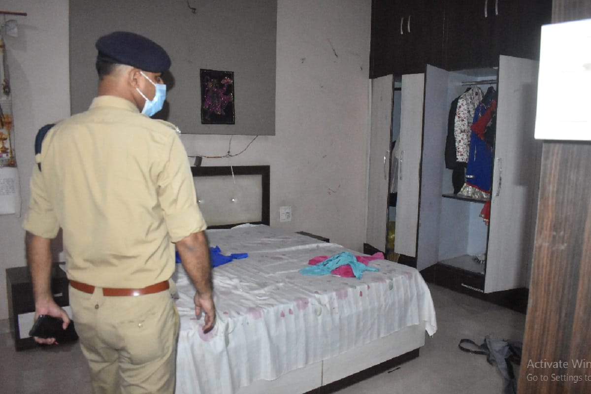 UP News: Officers has been seized to 1.10 crore worth of Mafia Ramesh Pradhan in Meerut