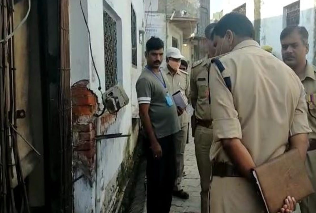 thieves target co operative bank in vrindavan