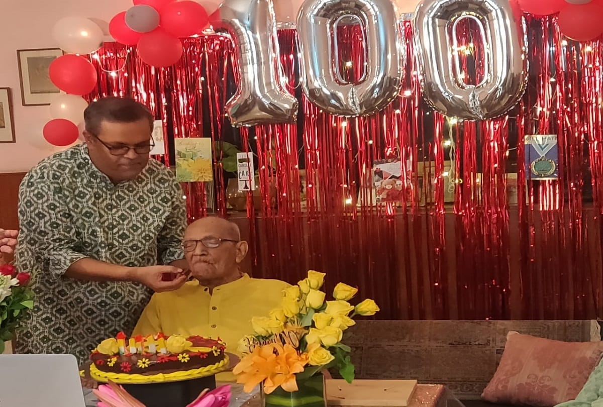Cake celebrated 100th birthday of Comrade Jia