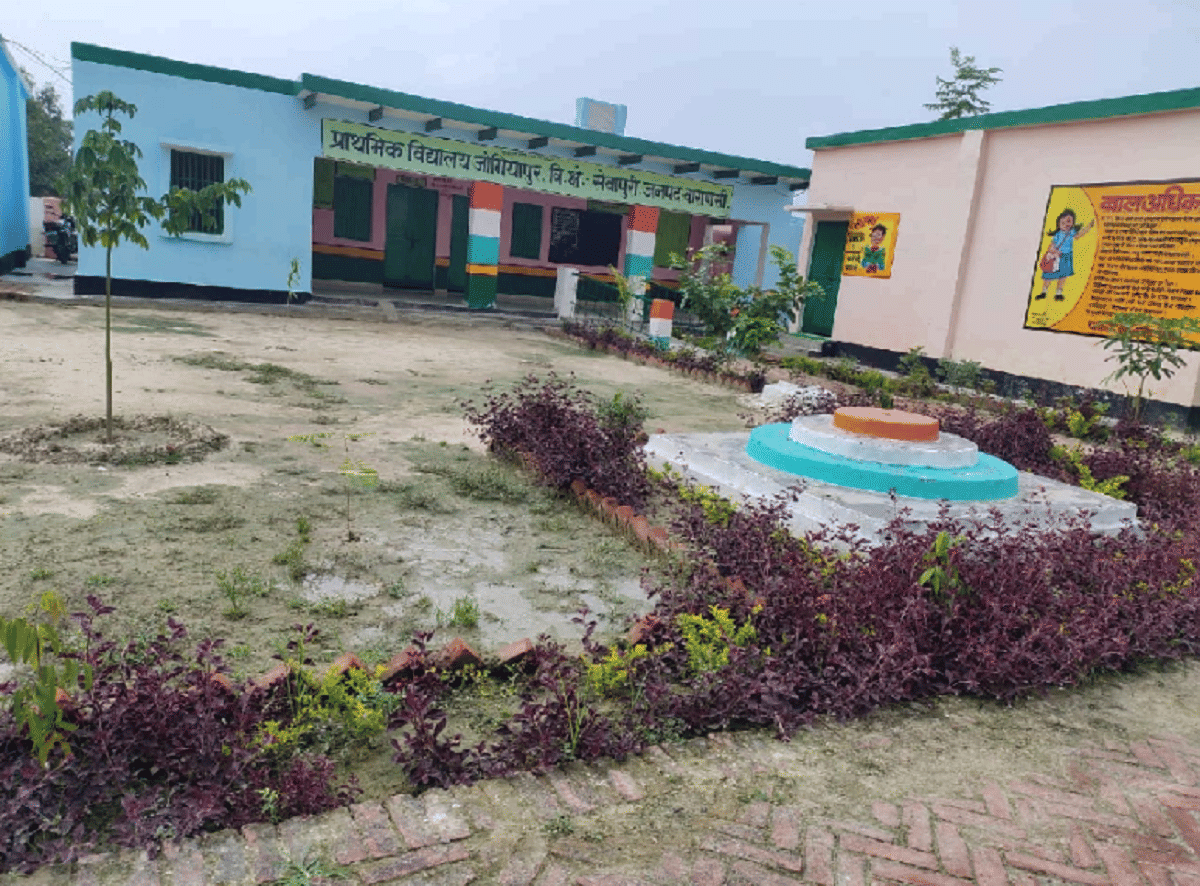 One such government school in Varanasi, which you will not remember seeing private school