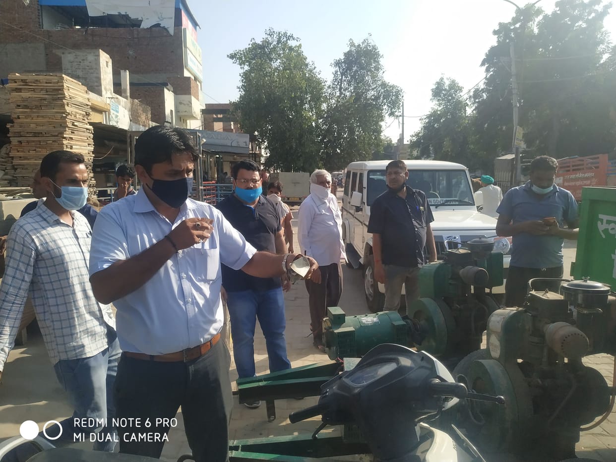 7 quintal polythene recovered from two shops