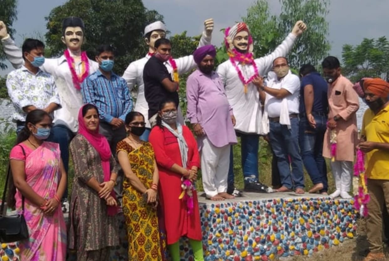 Unvieling the Martyers Statue