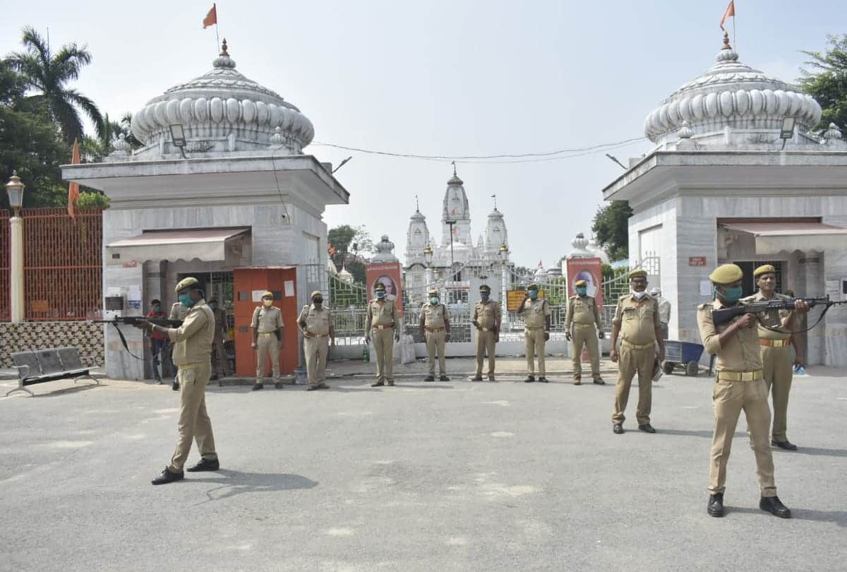 Police alert during Babri Masjid Demolition Verdict Case in Gorakhpur