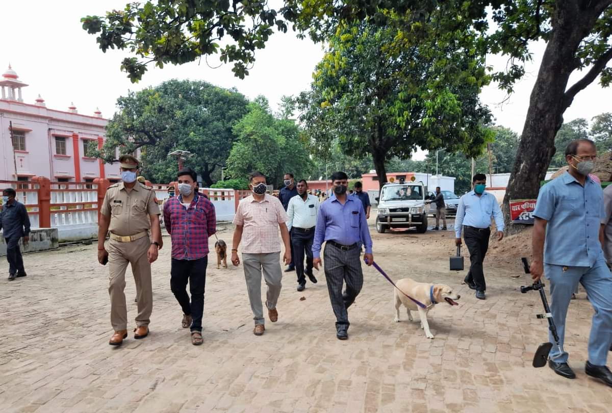 Police alert during Ayodhya structure demolition case in Gorakhpur