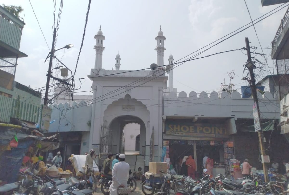 Police alert during Babri Masjid Demolition Verdict Case in Gorakhpur