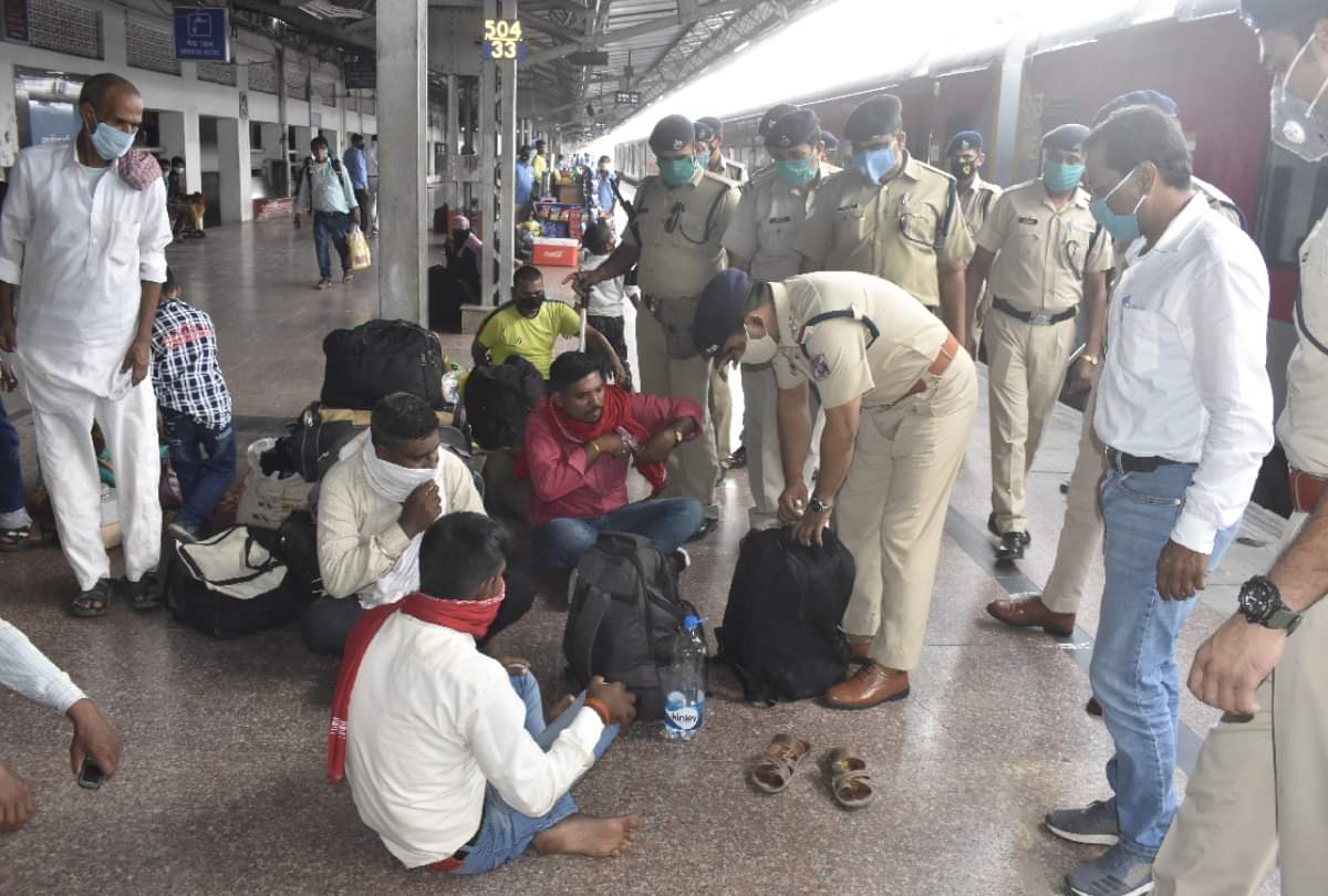 Police alert during Ayodhya structure demolition case in Gorakhpur