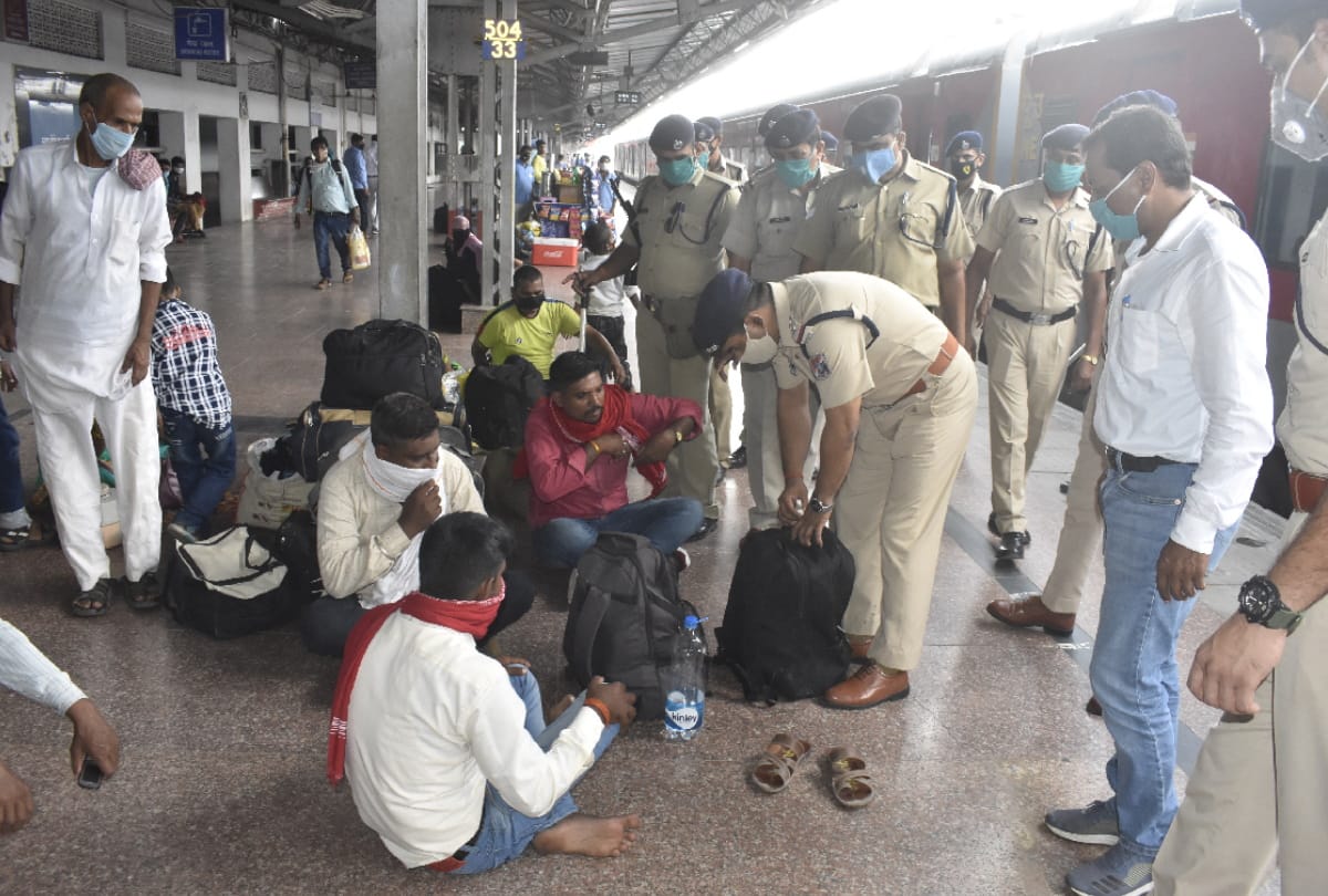Police alert during Ayodhya structure demolition case in Gorakhpur
