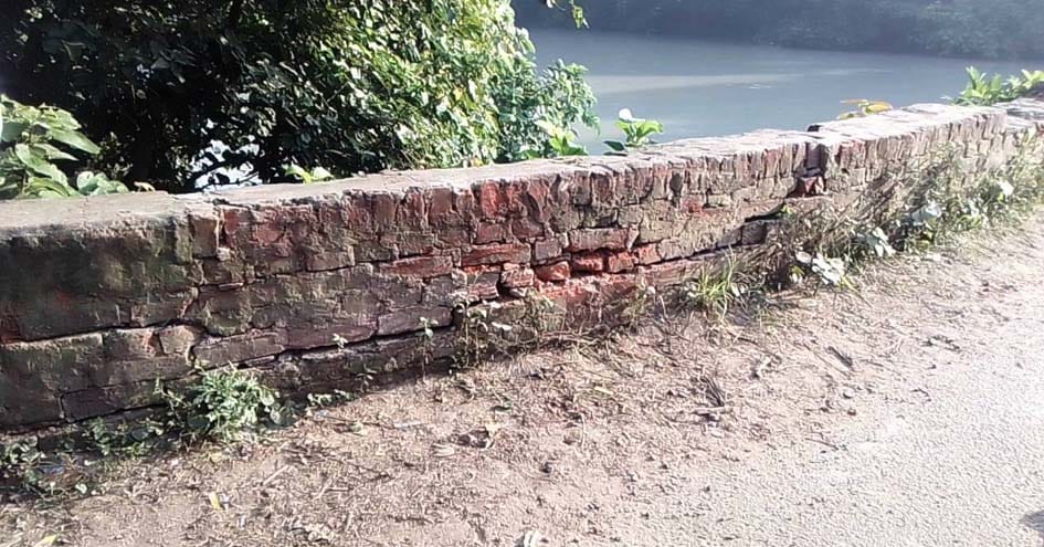 man fallen in canal