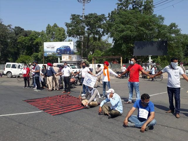 Unemployed DPE teachers protest in Patiala