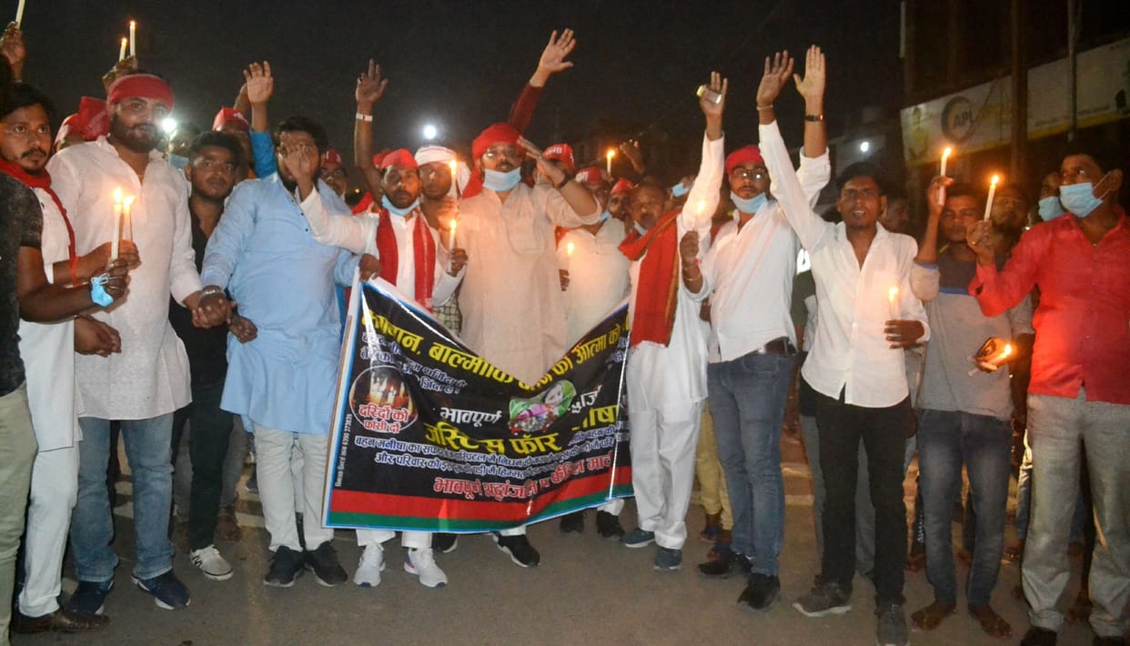 candle march in fatehpur by sp