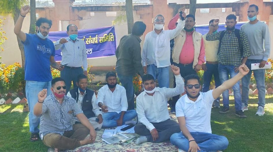 Struggle committee's fast for road continues