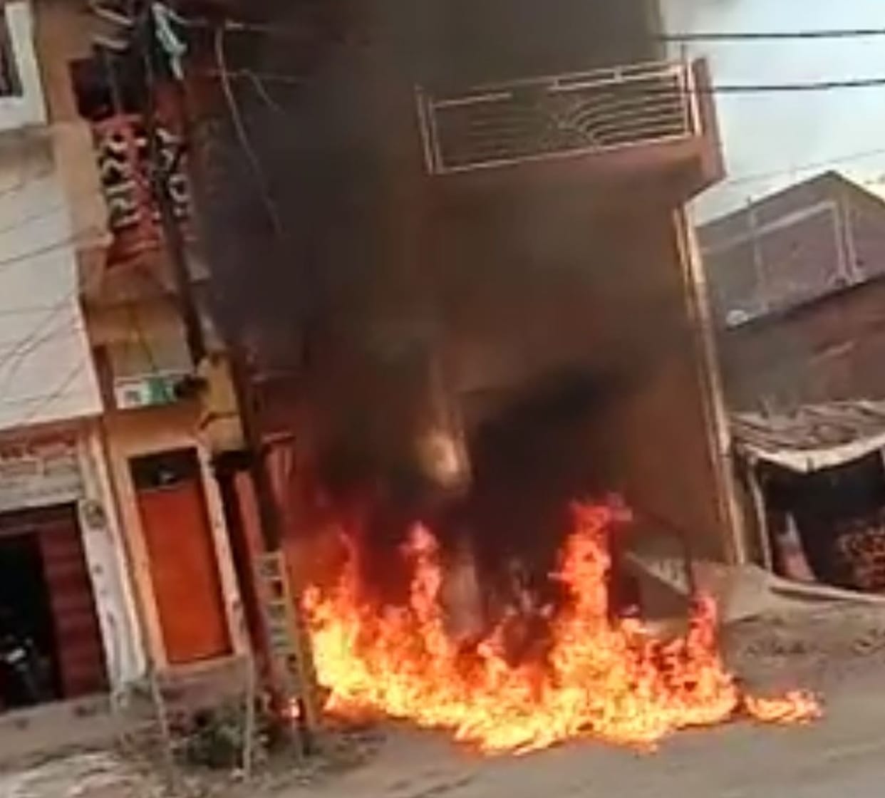 transfarmer cought fire in fatehpur