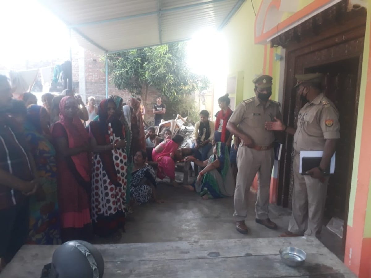 nephew killed uncle by striking the ax in the ghost of the ghost on the wife in mirzapur up