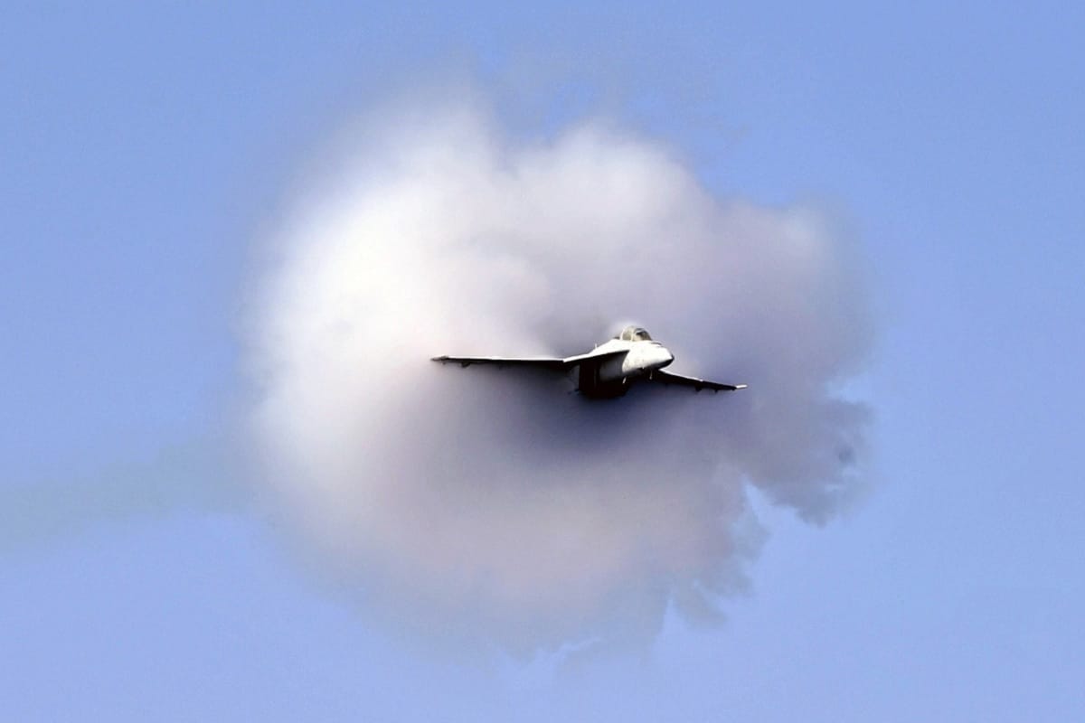 Major blast heard all over Paris and nearby suburbs due to a fighter plane crossed sound barrier