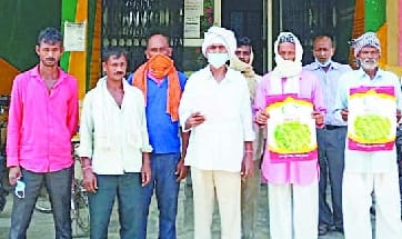 Uproar in DD's agricultural office over poor paddy seed of farmers
