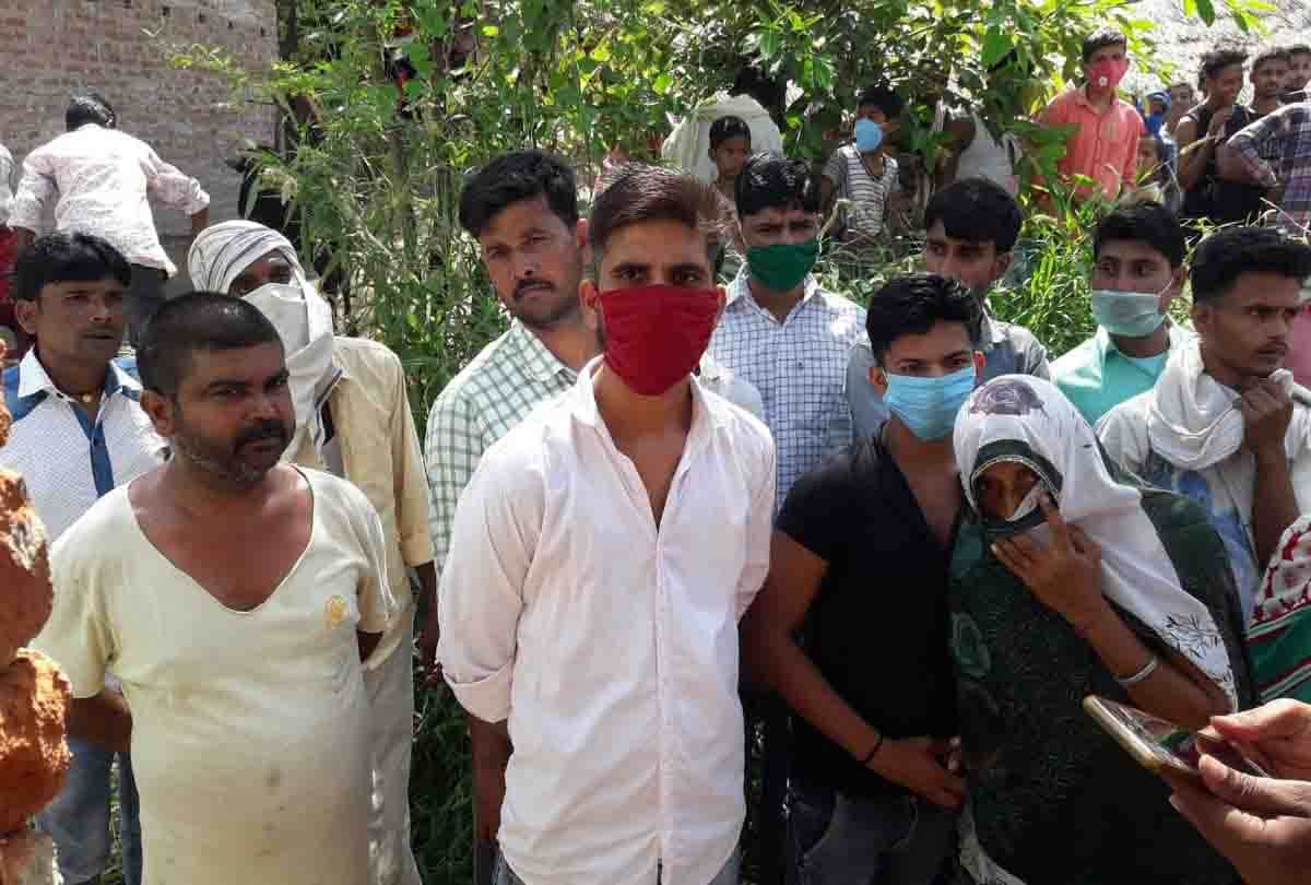 UP: Dead body of mother and three girls found hanging in auraiya