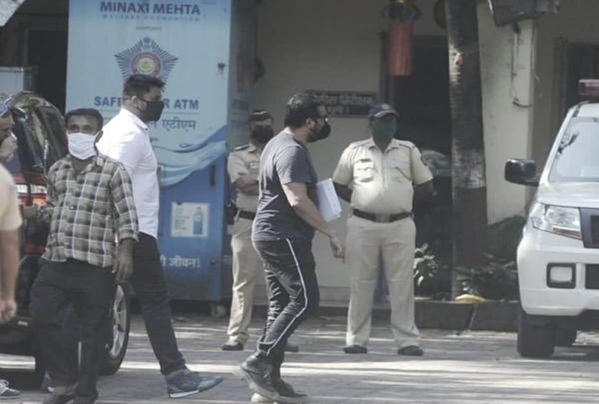 Anurag Kashyap Questioned today in a rape case Versova Police Station