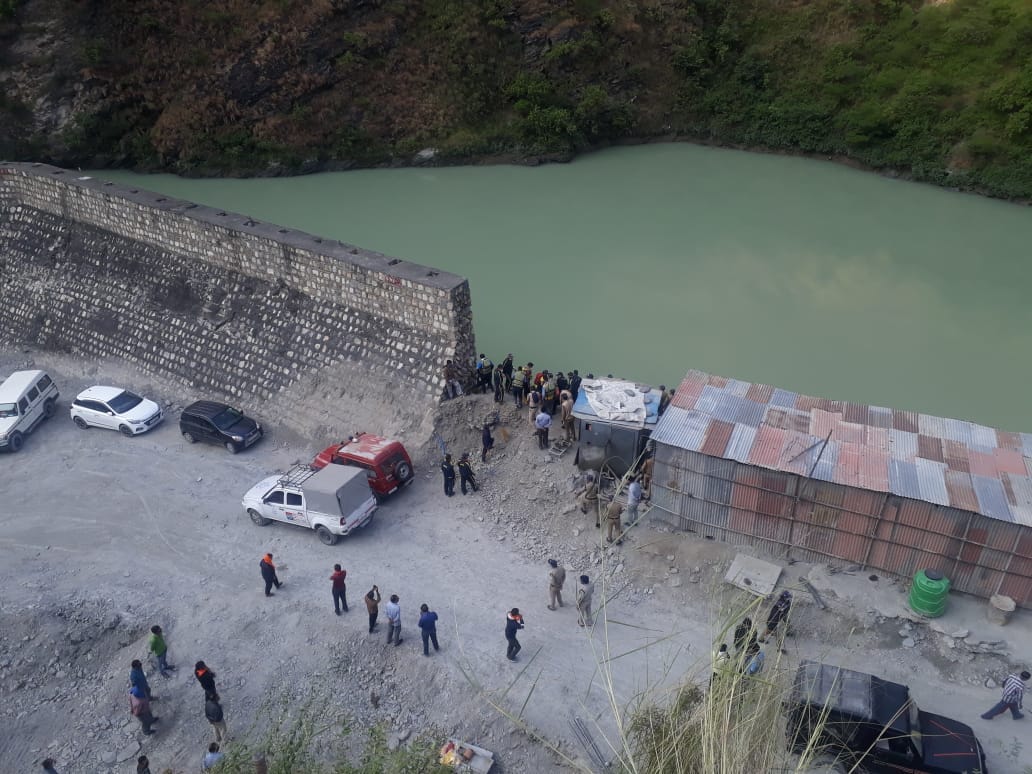 Uttarakhand Accident News: Girl Died before 17 days of marriage during Car falls into tehri lake