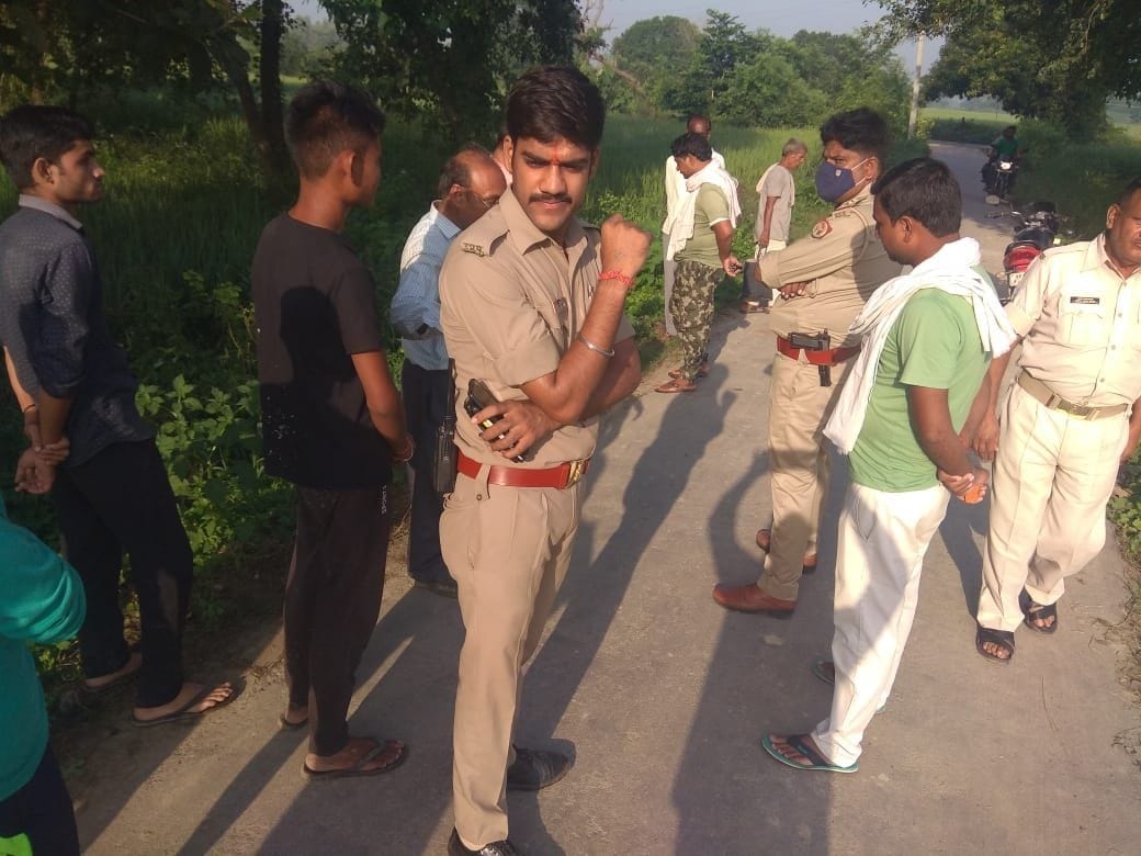 criminals shooted bikesawar in katramedniganj
