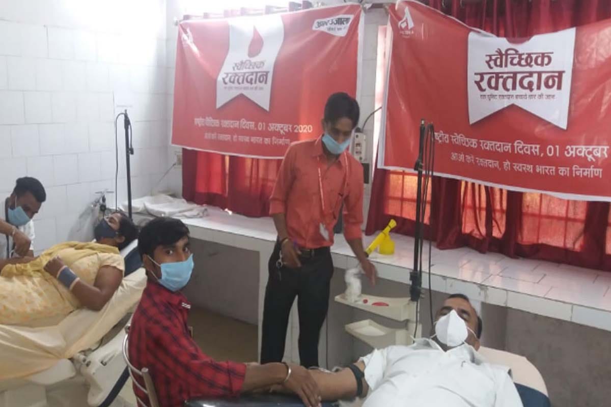 Amar Ujala Foundation's campaign, donating one unit blood and saving four lives