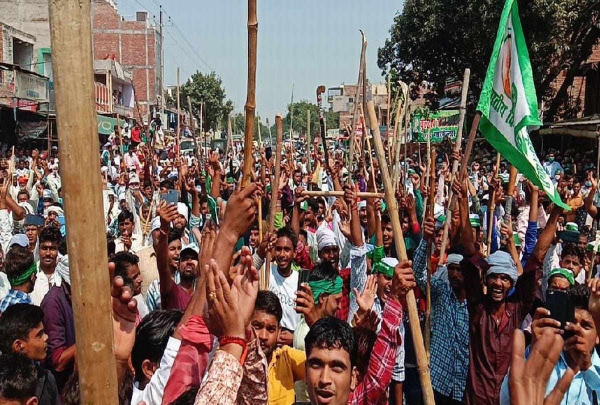 Farmer Bill 2020: Protest In Firozabad Farmers Block Etah Tundla Road