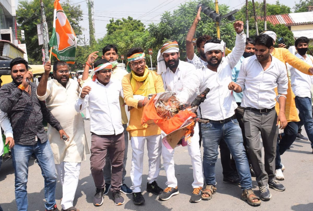 Congressmen protest against women crime and Rahul Gandhi arrest after Hathras case