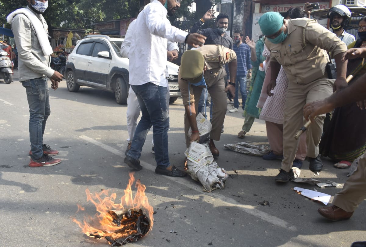 Congressmen protest against women crime and Rahul Gandhi arrest after Hathras case