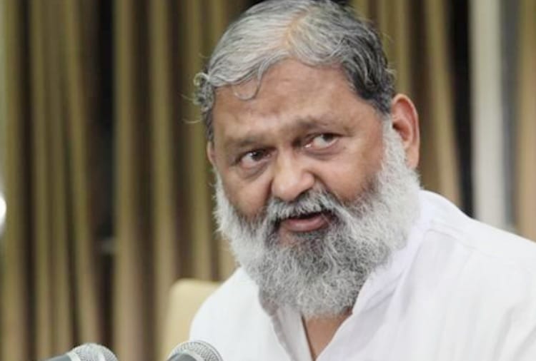 Haryana Health Minister Anil Vij conducted surprise Checking in Health Department