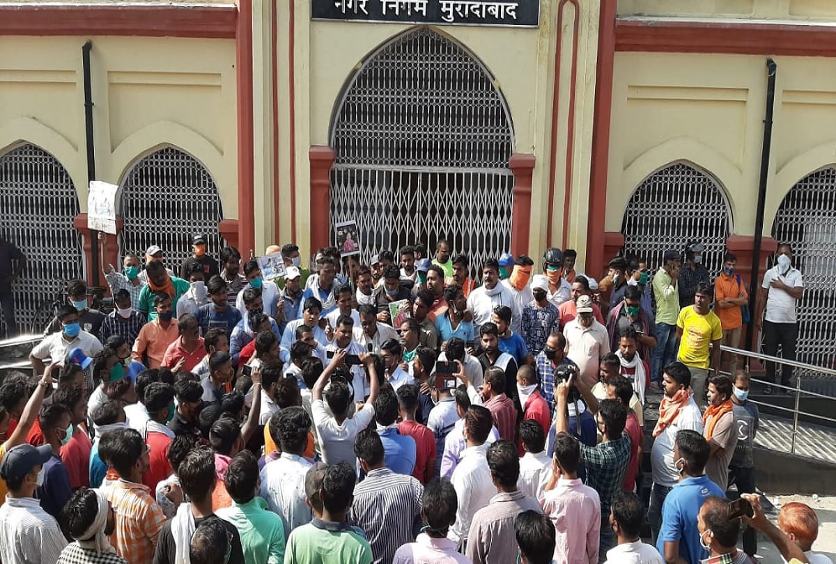 Hathras Rape Case News In Hindi: Moradabad Cleanliness Workers Protest Against Hathras Case Demands Death Sentence To Accused