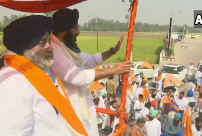 Agriculture Act: Sukhbir Badal and Harsimrat Kaur Leads Shiromani Akali Dal Kisan March