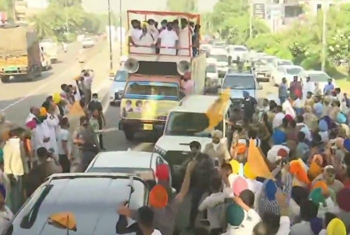 Agriculture Act: Sukhbir Badal and Harsimrat Kaur Leads Shiromani Akali Dal Kisan March