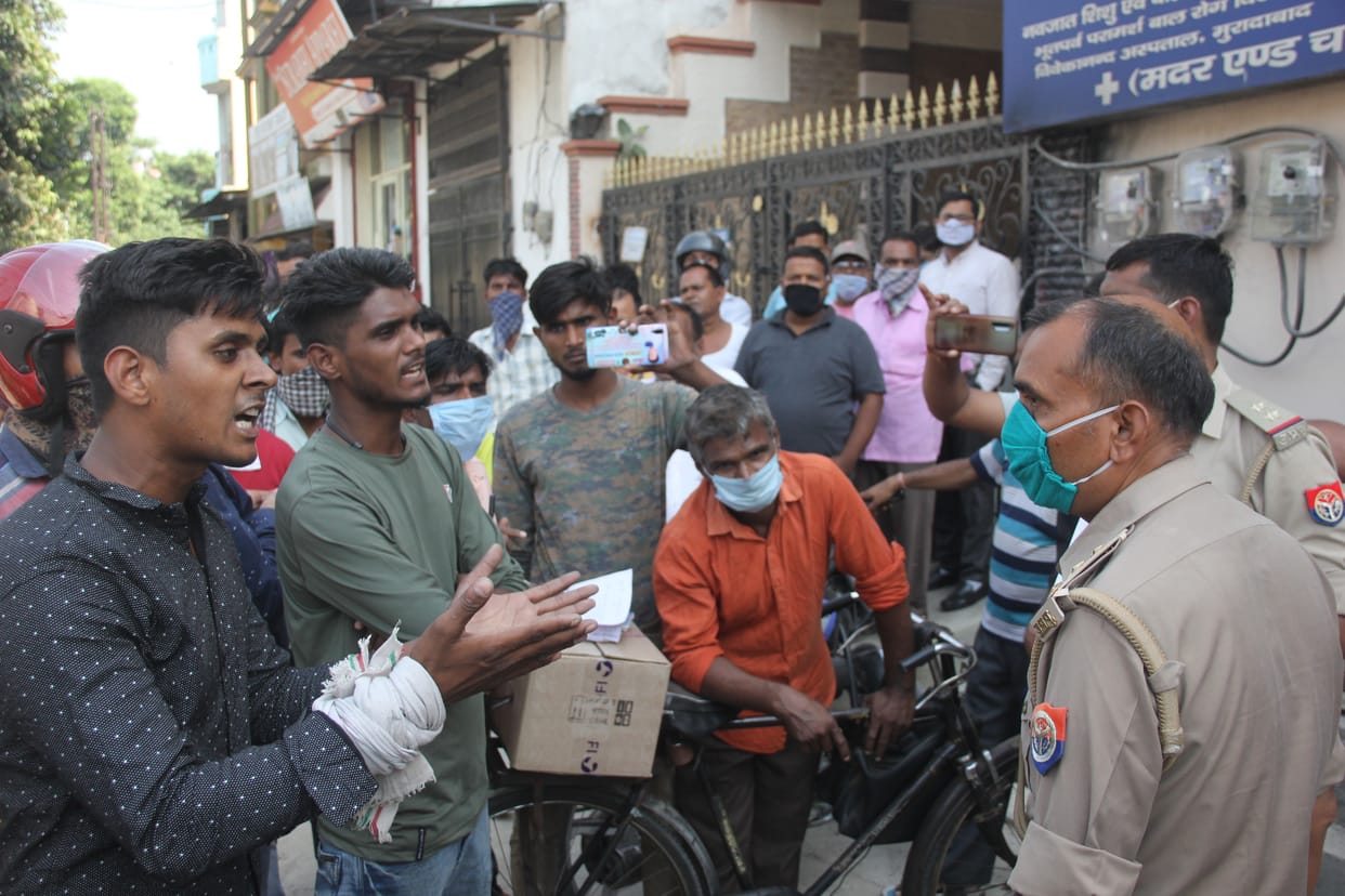 new born baby died and family protest out of hospital