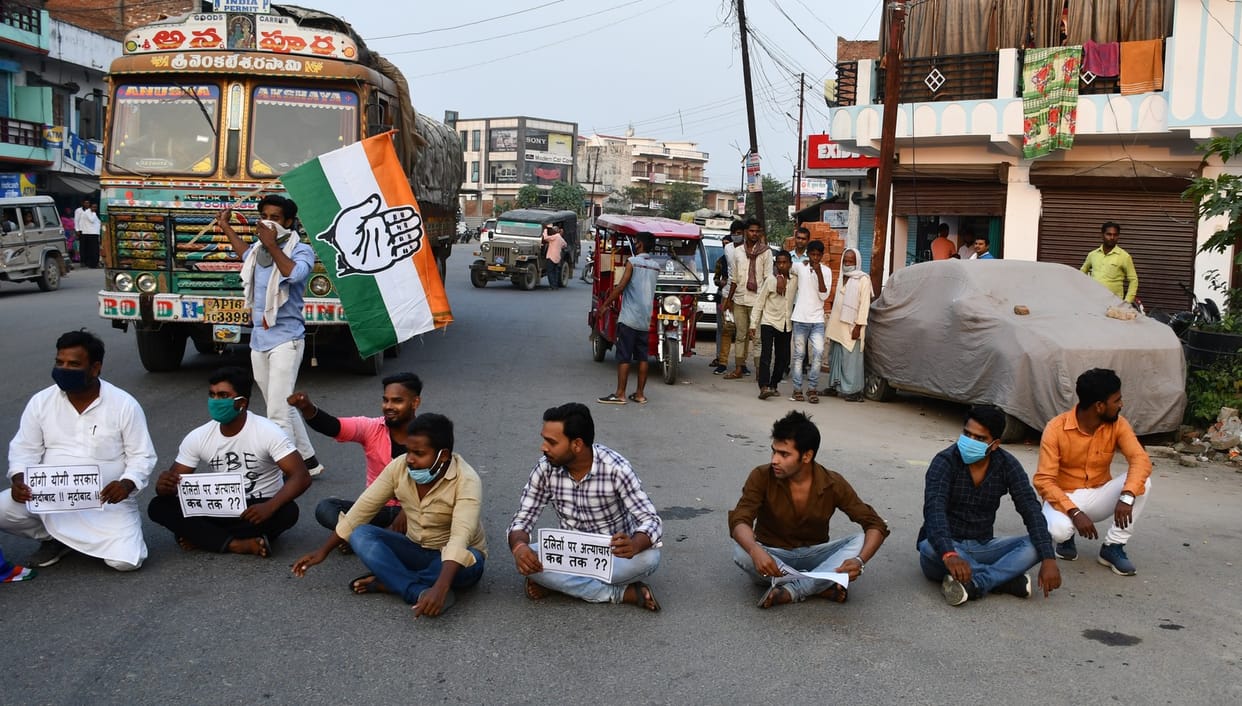 NH-233 jammed in protest against Rahul Gandhi's arrest